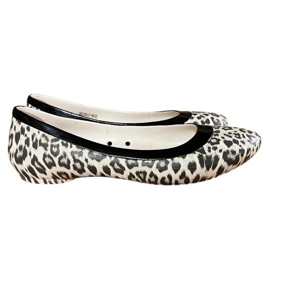 Crocs Women's Lina Leopard Graphic Flats Shoes Size 8 - Picture 1 of 10